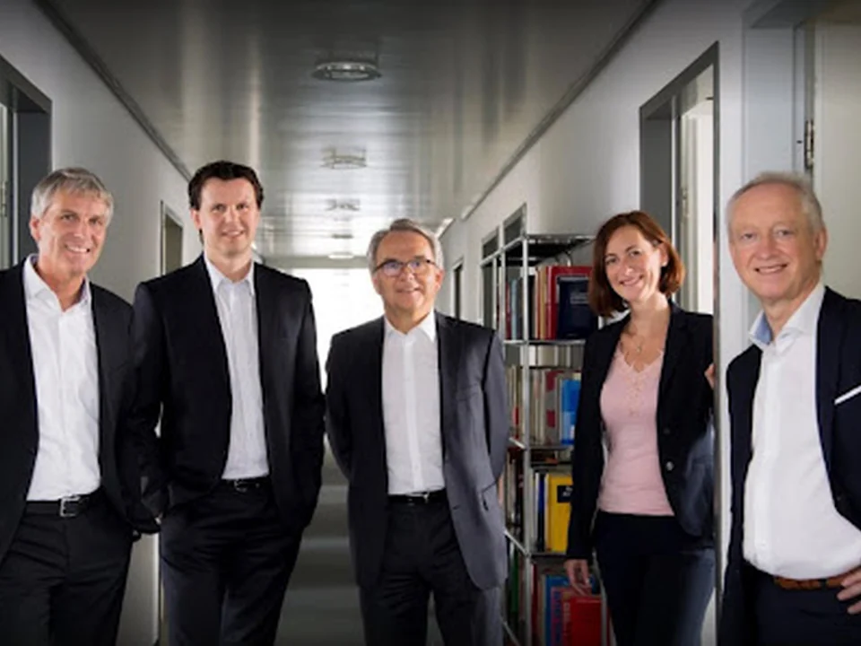 CUROS Rechtsanwälte PartmbB