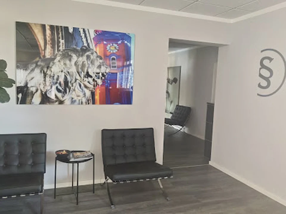 Dr. Miluscheva Rechtsanwaltskanzlei/ Адвокатска кантора/ Studio legale/ Law office