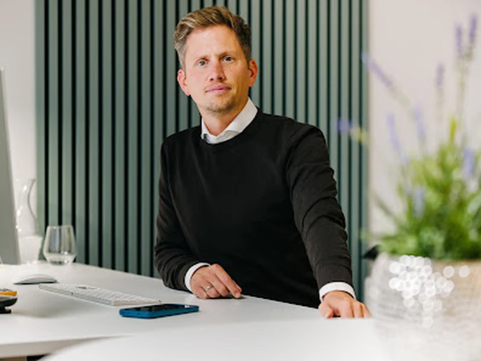 Rechtsanwalt Dominic Hauenstein | Fachanwalt für Arbeitsrecht| TOP Bewertungen