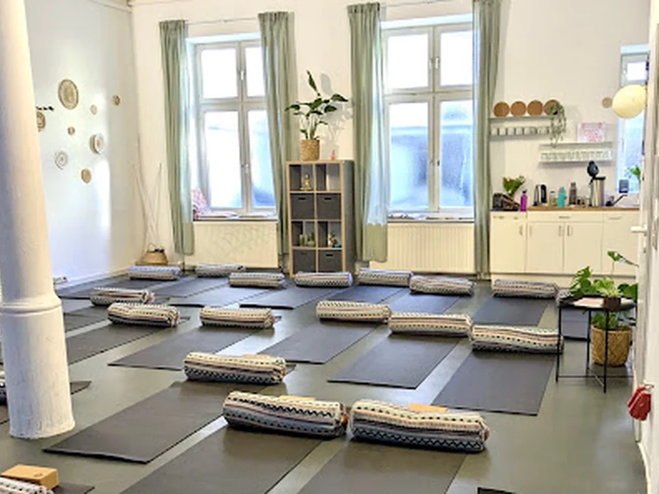 AMANO-LOUNGE - Yoga & Pilates & Retreats & Workshops, München