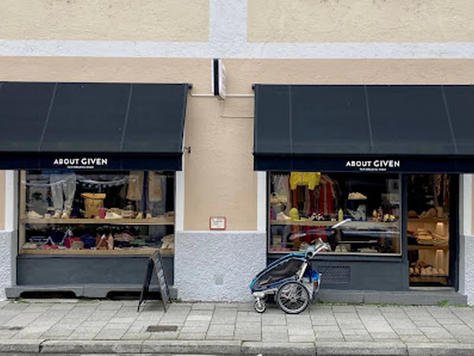 ABOUT GIVEN - Fair organic wear, München