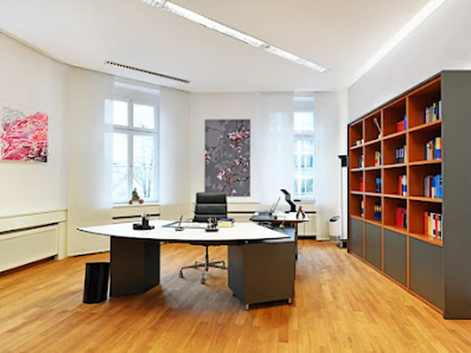 Notarin Susanne Pöllmann, München