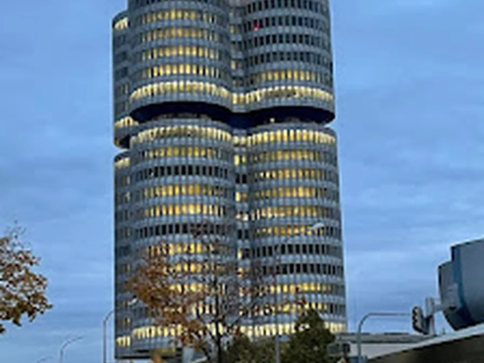 Doppelkegel-Eventlocation in der BMW-Welt, München