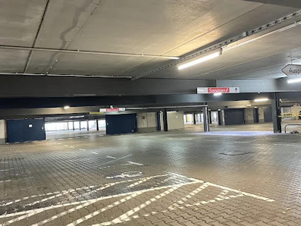 P+R Parkhaus Olympiazentrum, München