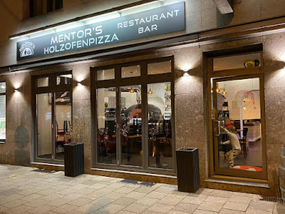 Mentor's Holzofenpizza Restaurant Bar, München