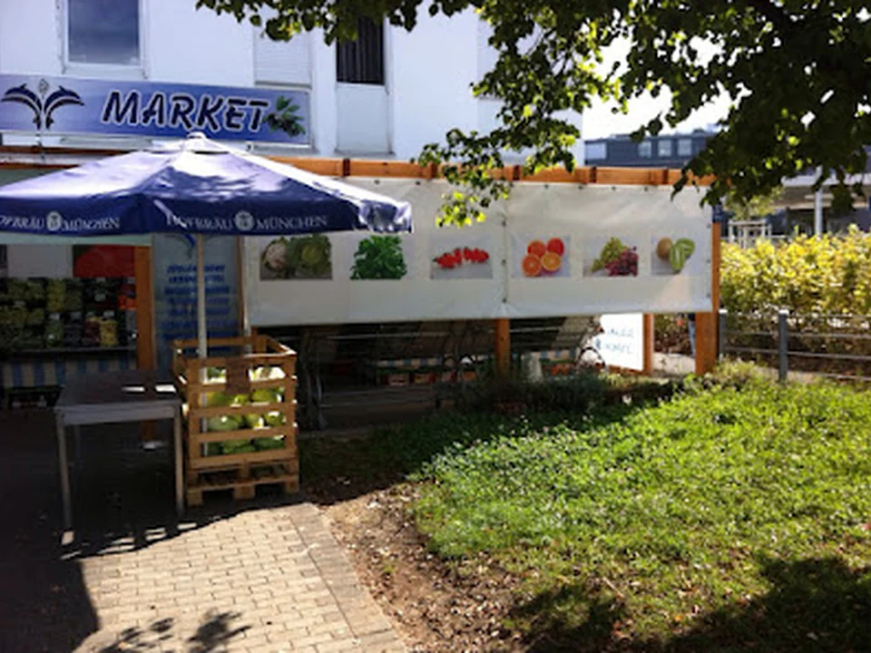 Dolphin Market, München