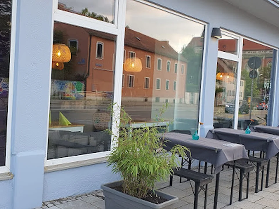 bo's viet deli | Vegan Running Sushi, München