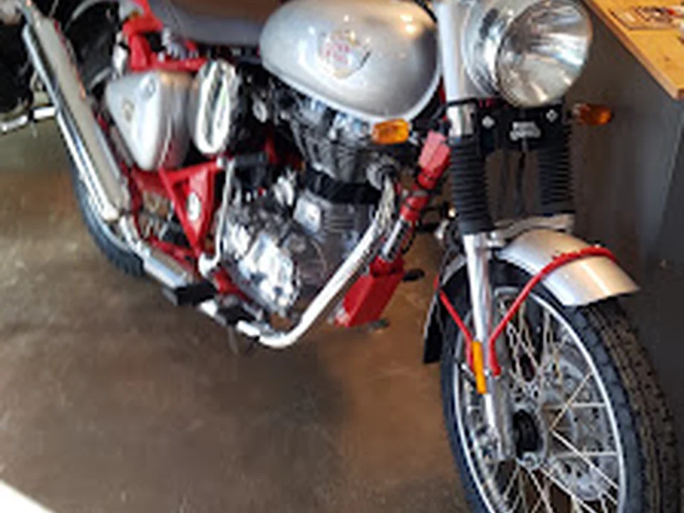 Moto Spot München - Vertragshändler Royal-Enfield, CFMOTO, Beta und Italjet
