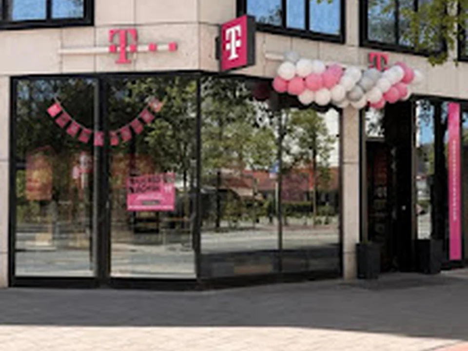 Telekom Partner Rotkreuzplatz, München