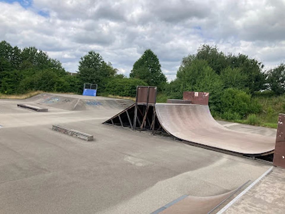 Skateanlage mit Halfpipe, München