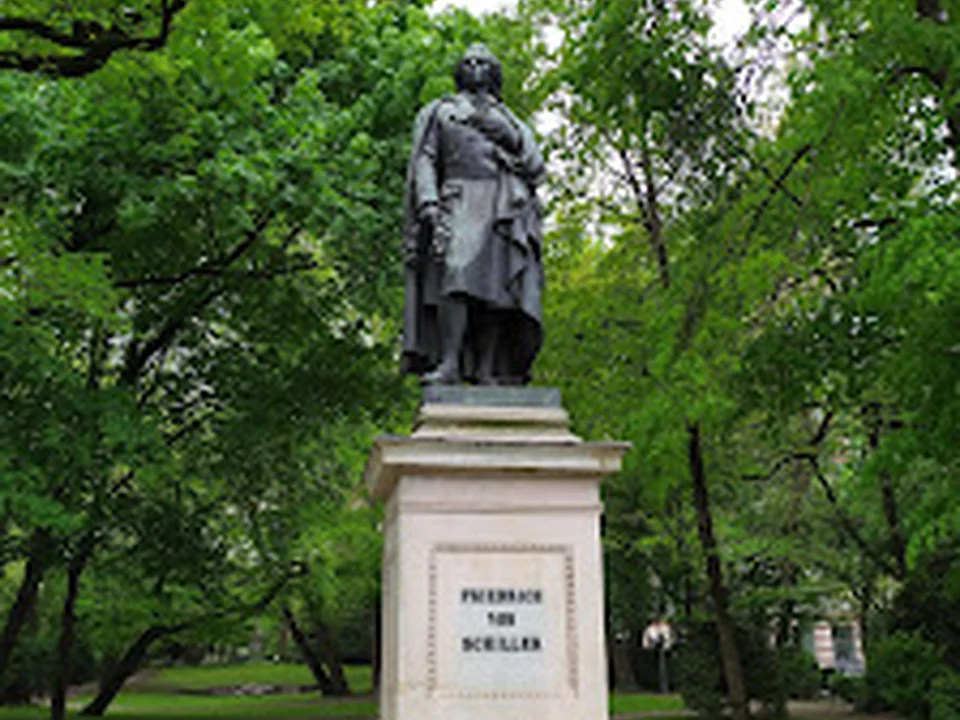 Friedrich Schiller Denkmal, München