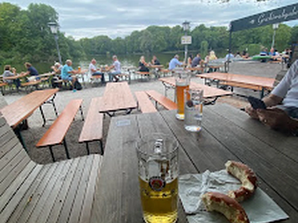 Bar am See/Haus, München