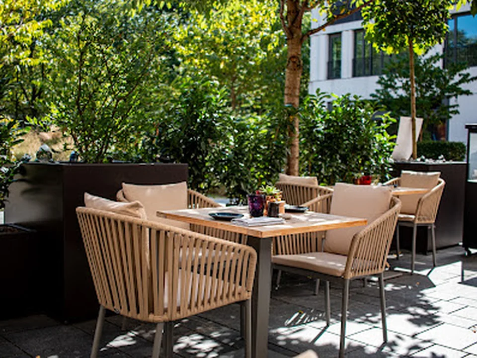 The Lonely Broccoli & Terrasse, München