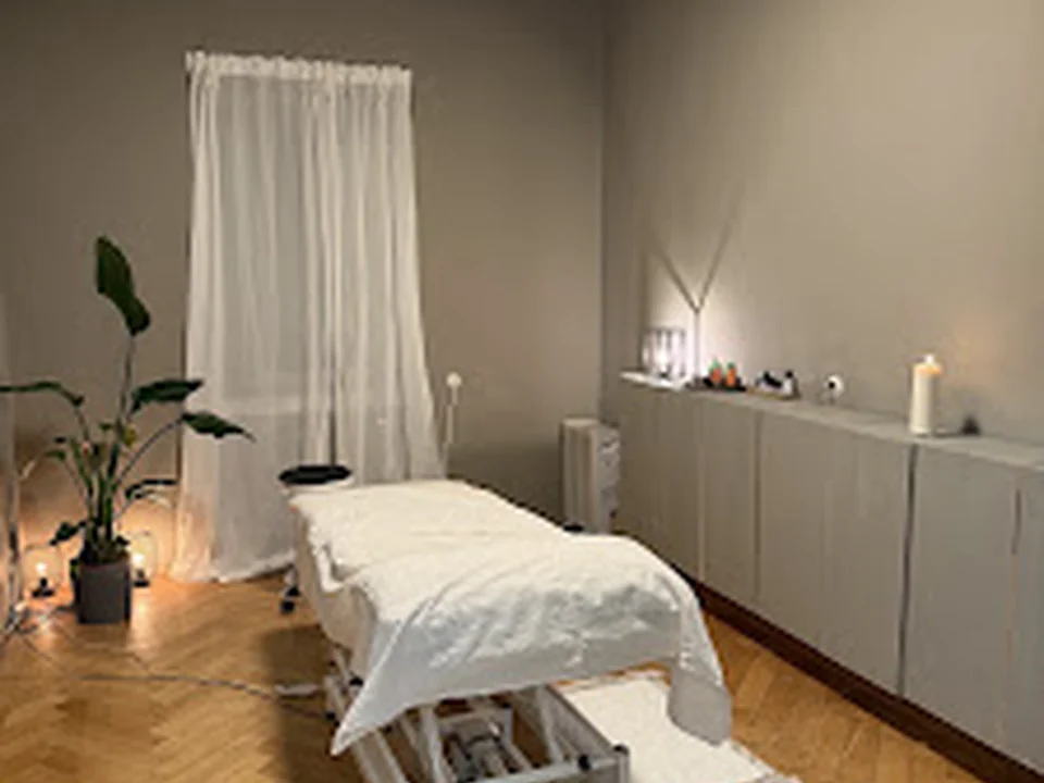 Wesley Jahn Massage und Körpertherapie / Rotlichttherapie München