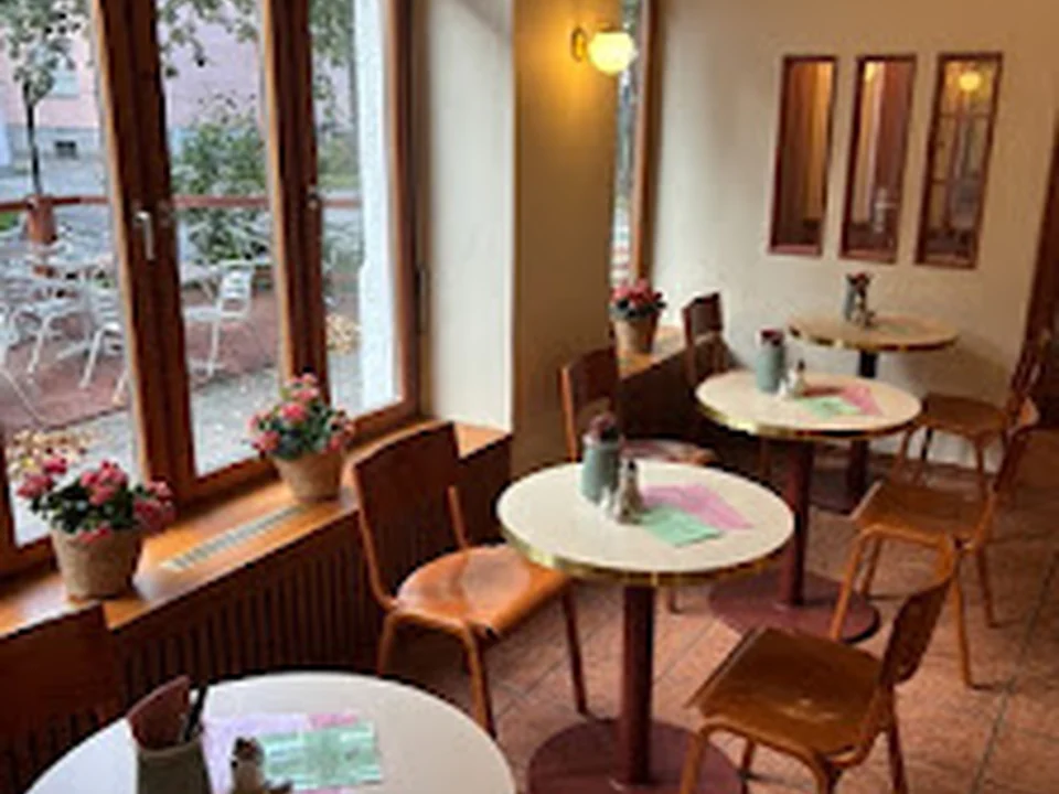 OM NOM NOM CAFÉ, München