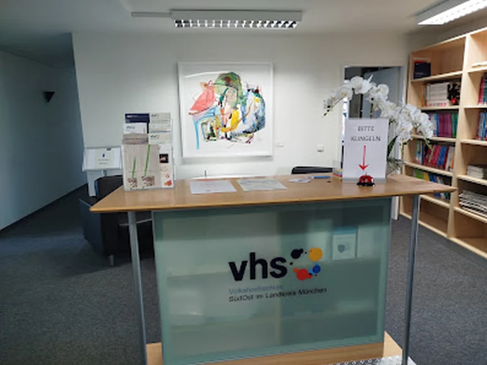 vhs SüdOst im Landkreis München GmbH, Geschäftsstelle und Infozentrum