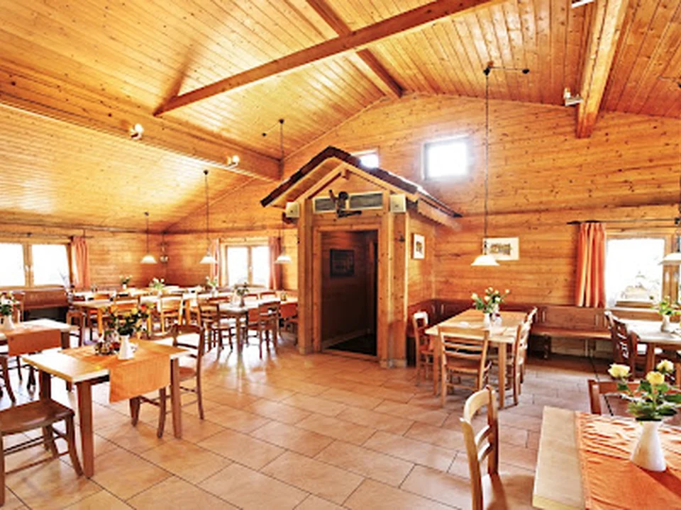 Griechische Taverne Zur Gartenlaube, München